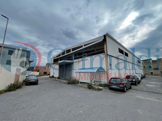 Capannone in Vendita a Messina, 1'500'000€, 1800 m²