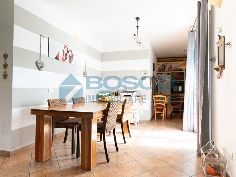 Casa Indipendente in Vendita a Riccò del Golfo di Spezia, zona Valgraveglia, 295'000€, 210 m²