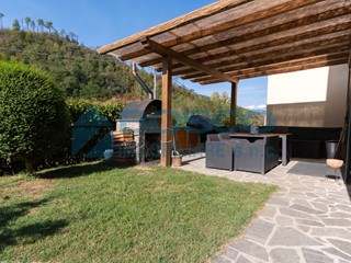 Casa Indipendente in Vendita a Riccò del Golfo di Spezia, zona Valgraveglia, 295'000€, 210 m²