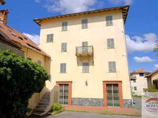 Casa Indipendente in Vendita a Sassello, 80'000€, 534 m²