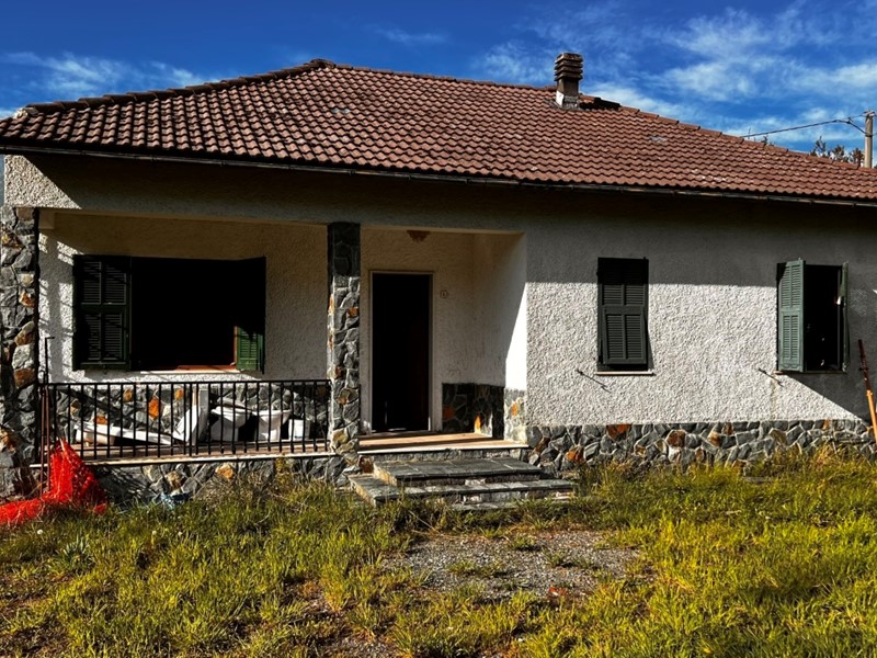 Casa Indipendente in Vendita a Urbe, zona San Pietro D'olba, 135'000€, 152 m²