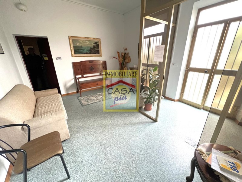 Ufficio in Affitto a Cascina, zona Navacchio, 450€, 50 m²