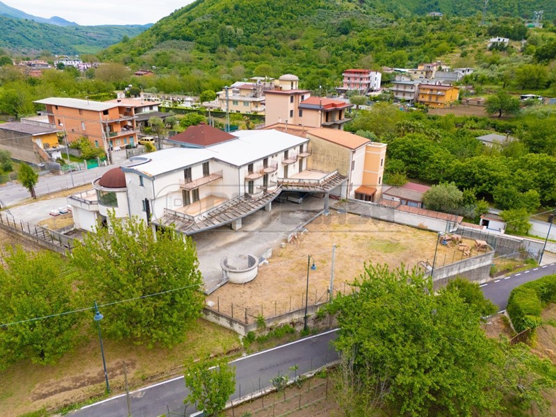 Attività commerciale in Vendita a Bracigliano, 549'000&euro;, 