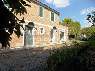 Casa Indipendente in Vendita a Offida, 280'000€, 430 m²