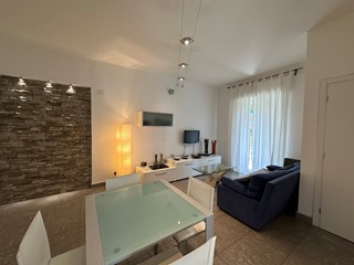 Trilocale in Affitto a Sestri Levante, zona centro, 1'000€, 71 m², arredato