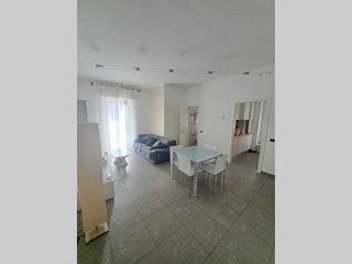 Trilocale in Affitto a Sestri Levante, zona centro, 1'000&euro;, 71 m², arredato