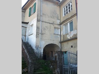 Quadrilocale in Vendita a Follo, 55'000€, 70 m²