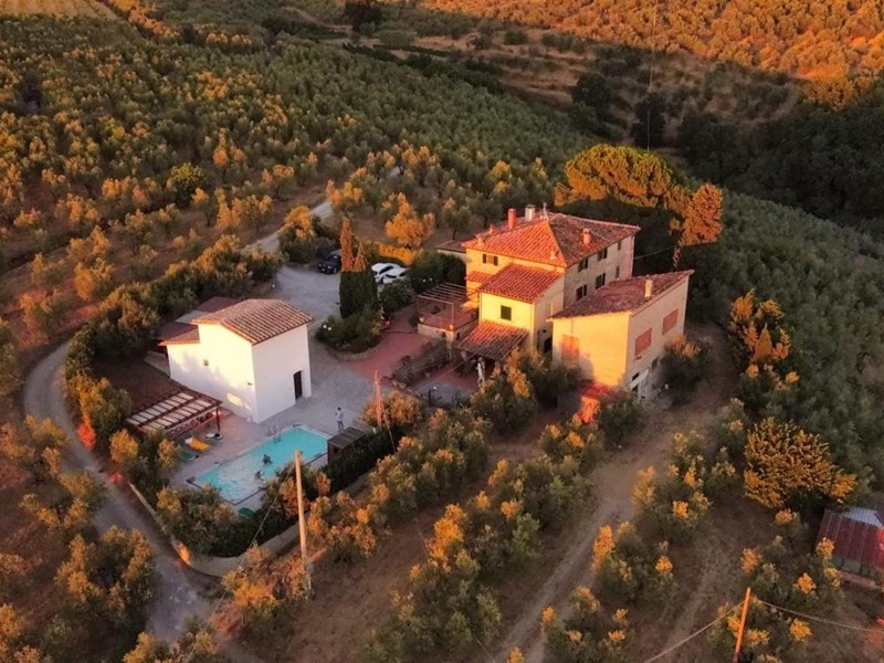 Casa Semi Indipendente in Vendita a Vinci, zona Faltognano, 795'000€, 180 m², arredato, con Box