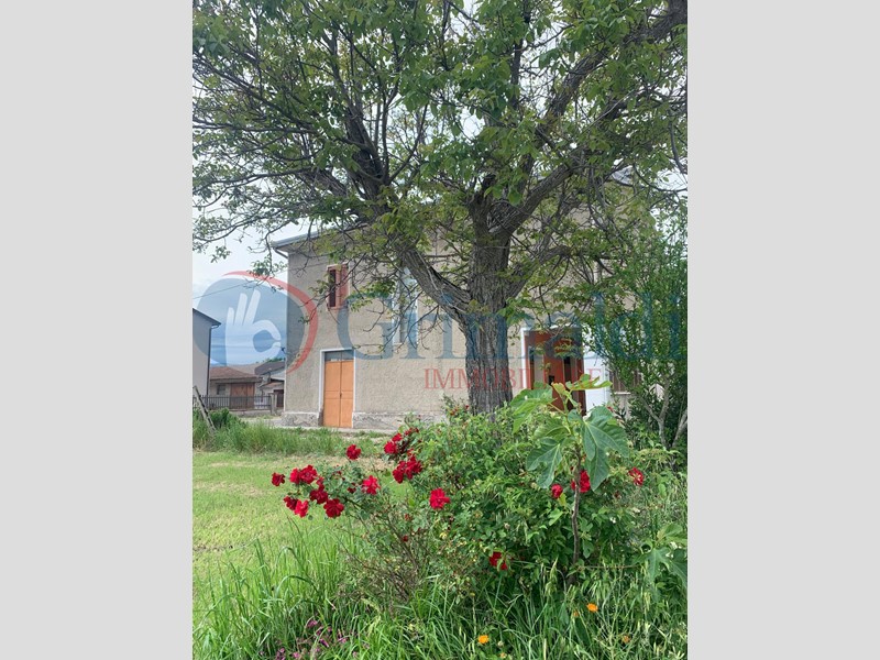 Quadrilocale in Vendita a Bettona, 125'000€, 240 m²