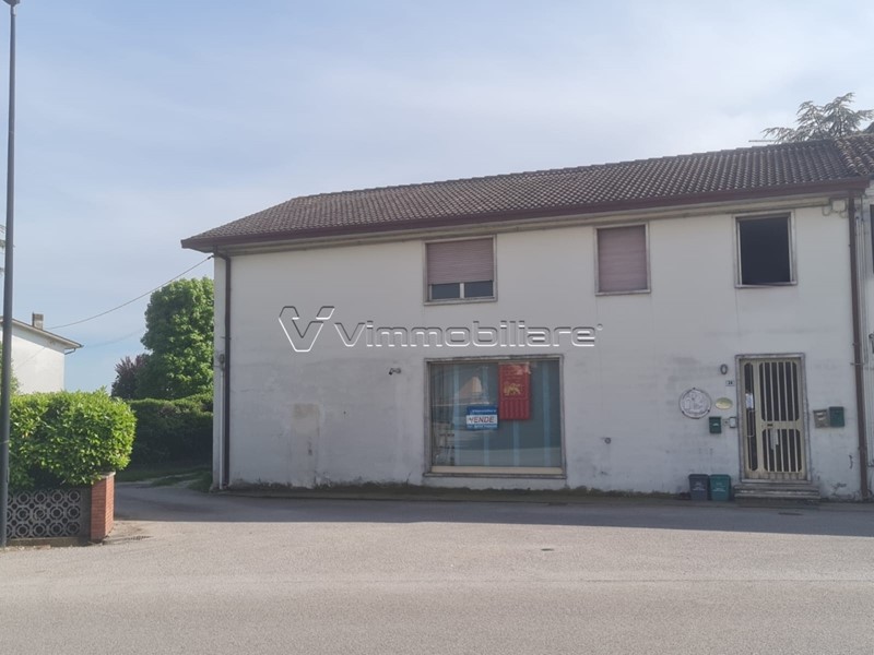 Capannone in Vendita a Noventa Vicentina, 35'000€, 80 m², con Box