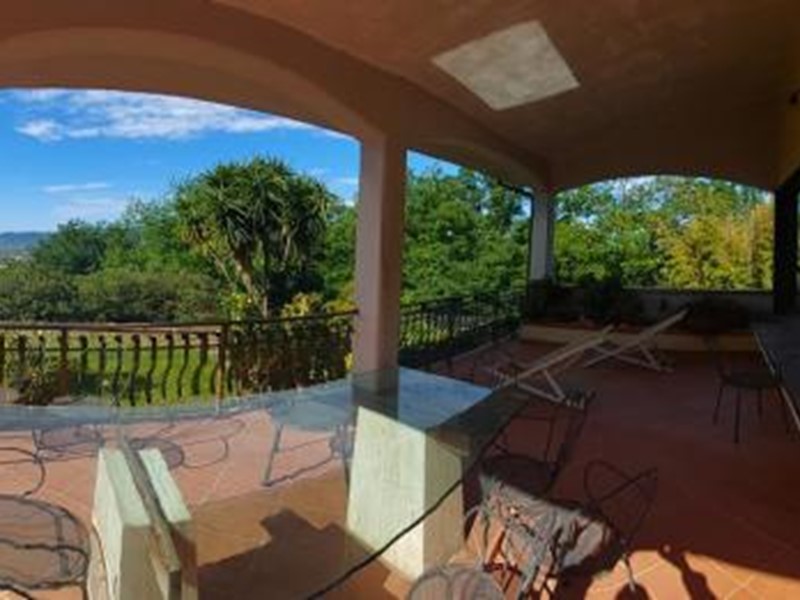 Casa Indipendente in Vendita a Castelnuovo Magra, zona Colombiera, 899'000&euro;, 450 m², con Box