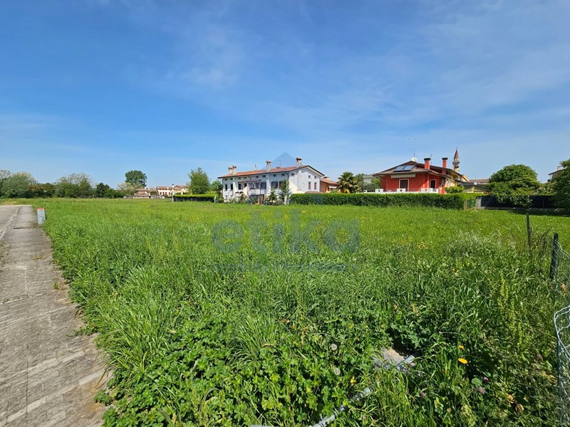 Terreno edificabile in Vendita a San Donà di Piave, zona Passarella, 82'500€, 1770 m²