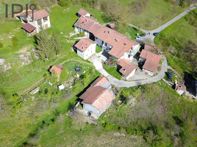 Casa Semi Indipendente in Vendita a Dego, 59'000€, 200 m²
