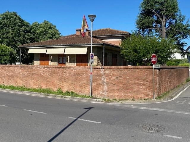 Villa in Vendita a Calcinaia, zona Oltrarno, 570'000€, 330 m², con Box
