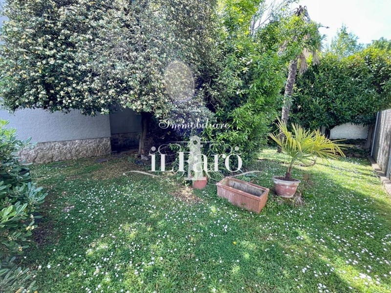 Villa bifamiliare in Vendita a Pietrasanta, 465'000€, 140 m²