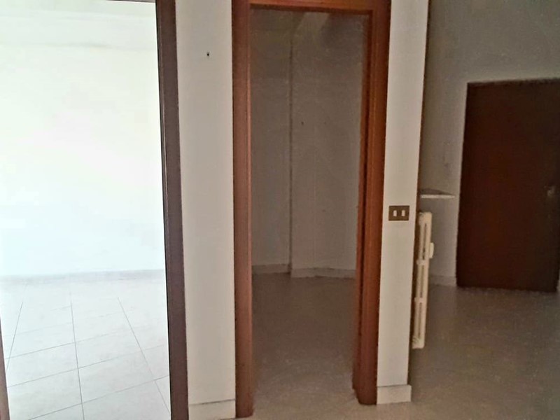 Trilocale in Vendita a Roma, 215'000€, 85 m²