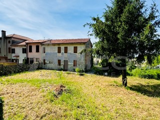Casa Indipendente in Vendita a Ceregnano, zona PalÃ, 35'000€, 210 m²
