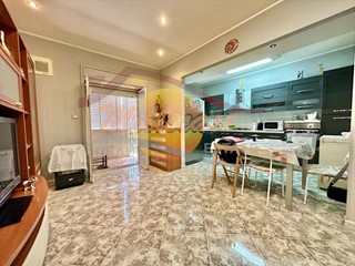 Trilocale in Vendita a Siracusa, zona Panagia, 52'000&euro;, 78 m²