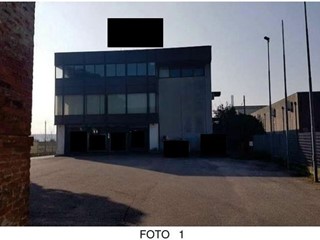 Capannone in Vendita a Este, 410'100€, 2170 m²