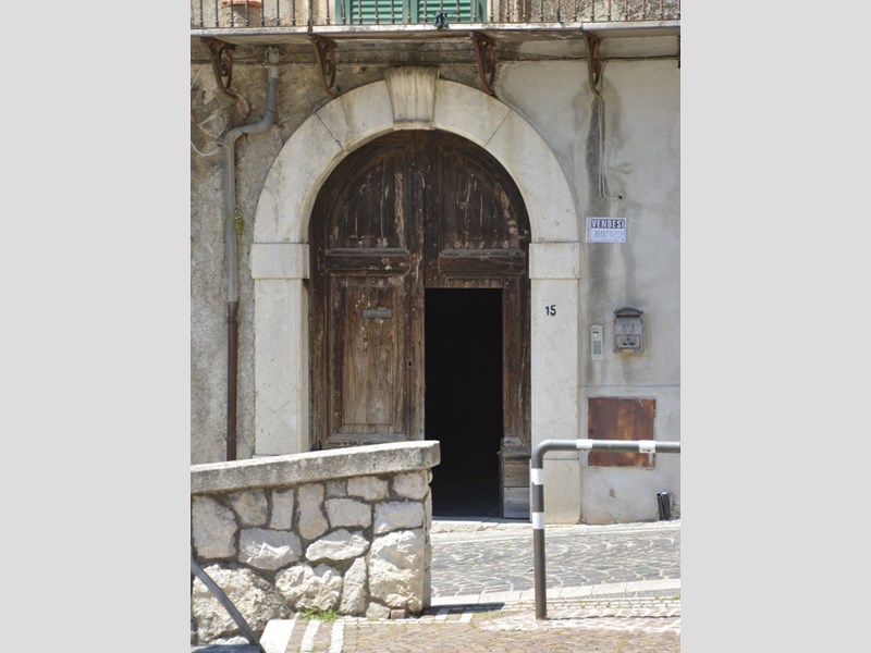 Appartamento in Vendita a Frasso Telesino, zona Centro, 180'000€, 180 m²