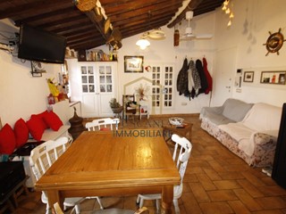 Trilocale in Vendita a Casole d'Elsa, zona Pievescola, 130'000€, 60 m²