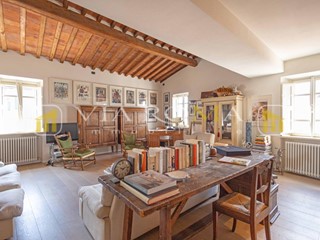 Trilocale in Vendita a Lucca, 360'000&euro;, 90 m²