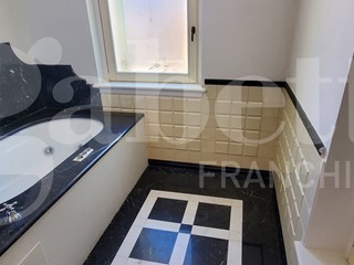 Villa in Vendita a Verona, 500 m²