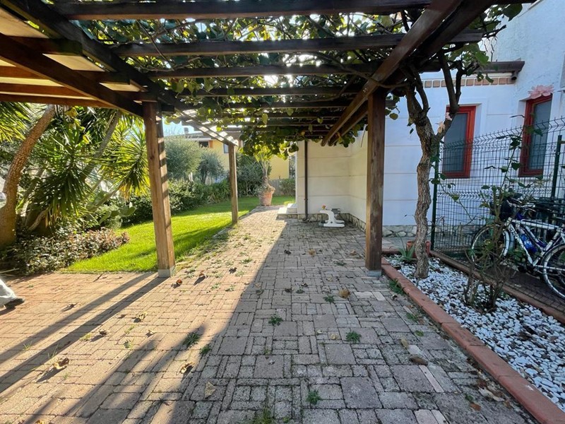 Casa Semi Indipendente in Vendita a Luni, zona Luni Scavi, 370'000€, 123 m²