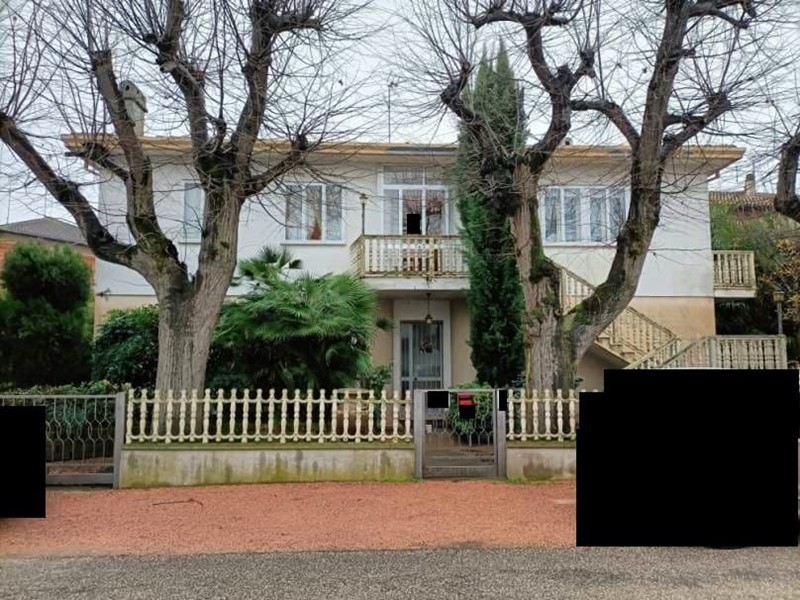 Appartamento in Vendita a Badia Polesine, 112'500&euro;, 304 m²