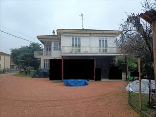 Appartamento in Vendita a Badia Polesine, 112'500€, 304 m²