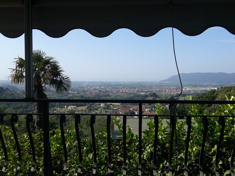 Casa Indipendente in Vendita a Fosdinovo, 650'000&euro;, 240 m², con Box