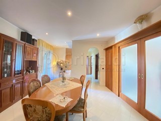 Trilocale in Vendita a Giugliano in Campania, 163'000&euro;, 110 m², con Box