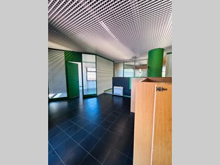 Ufficio in Affitto a Aulla, zona Pallerone, 1'400€, 150 m²