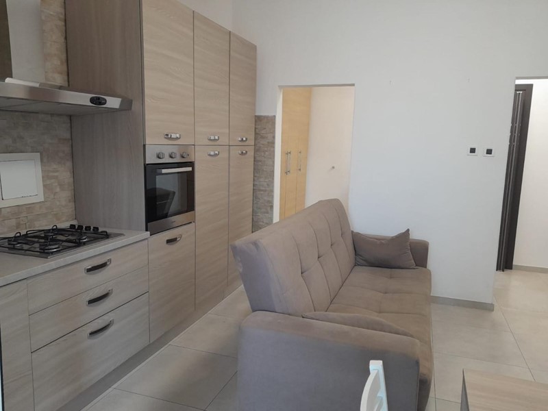 Trilocale in Vendita a Livorno, 120'000€, 60 m², arredato