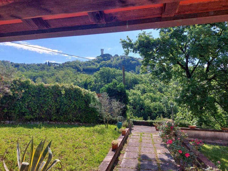 Casa Indipendente in Vendita a Castelnuovo Magra, zona Colombiera, 850'000&euro;, 450 m²