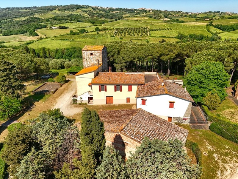 Casale in Vendita a Gambassi Terme, 1'480'000€, 1200 m²