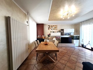 Casa Indipendente in Vendita a Francavilla al Mare, 390'000€, 300 m², arredato