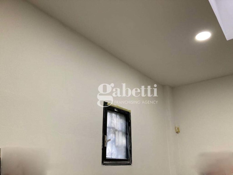 Negozio in Vendita a Bologna, 195'000€, 93 m²