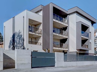 Trilocale in Vendita a Vignola, 290'000&euro;, 114 m², con Box