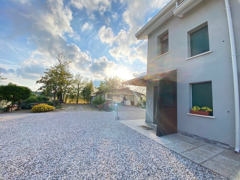 Casa Semi Indipendente in Vendita a Taglio di Po, 119'000€, 135 m²