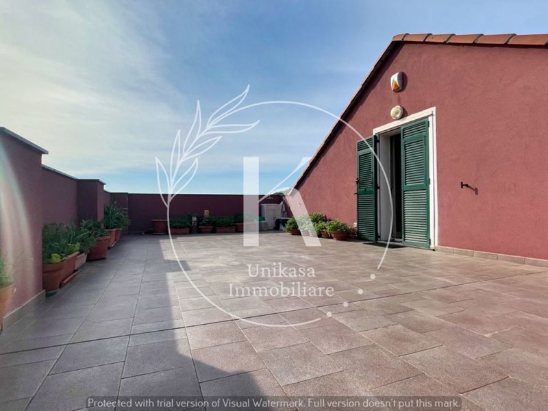 Appartamento in Vendita a Savona, zona Lavagnola, 655'000€, 170 m², con Box