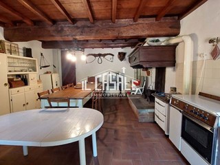 Rustico in Vendita a San Godenzo, zona San Godenzo, 220'000€, 150 m²