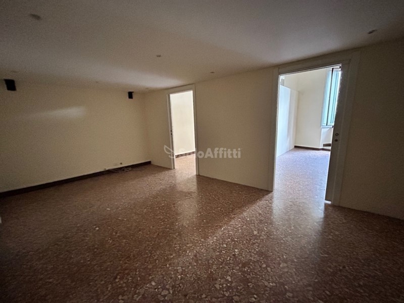 Ufficio in Affitto a Siena, zona Centro storico, 1'500&euro;, 171 m²