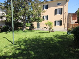 Villa in Vendita a Capannori, zona Sud, 515'000€, 320 m², con Box