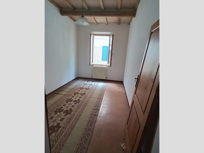 Appartamento in Vendita a Montalcino, 150'000€, 130 m²