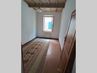 Appartamento in Vendita a Montalcino, 150'000€, 130 m²