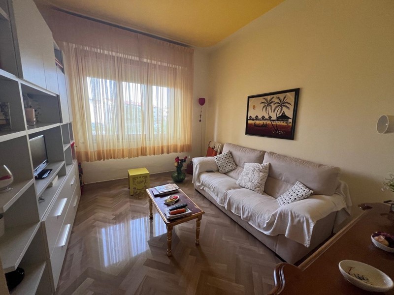 Casa Indipendente in Vendita a Empoli, zona Ponte a Elsa, 300'000€, 220 m², arredato, con Box