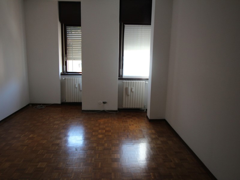 Trilocale in Affitto a Arona, 900€, 105 m²