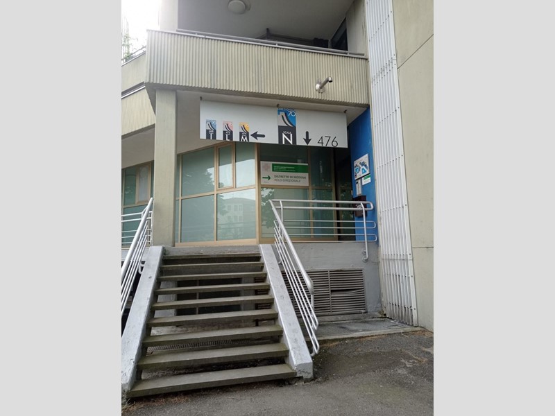 Ufficio in Vendita a Modena, 170'000€, 200 m², con Box