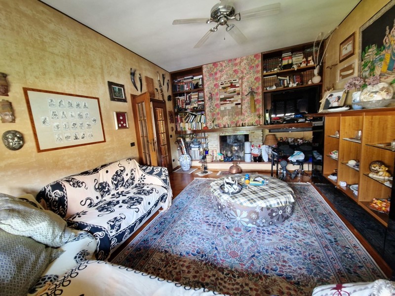 Casa Indipendente in Vendita a Lucca, zona Sant'Angelo in Campo, 465'000€, 240 m², con Box